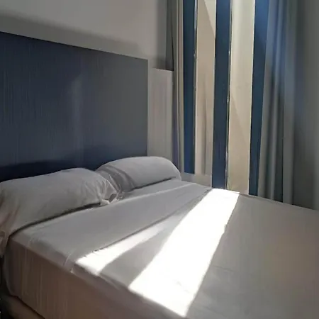 Near & Train Station Apartment